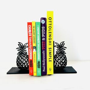 Pineapple Bookends