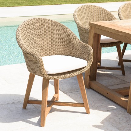 KALLY - Set of 2 synthetic rattan garden armchairs with cushions and crossed legs